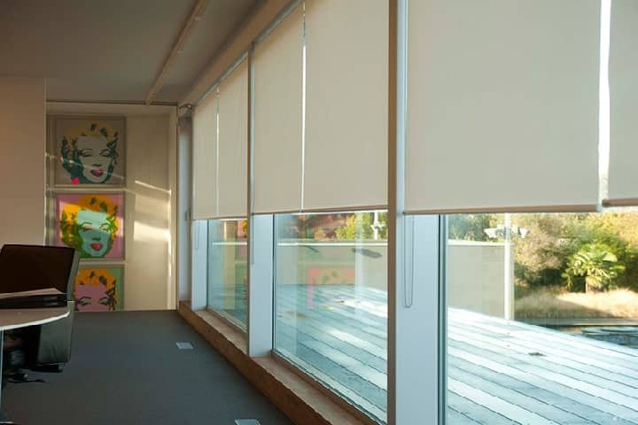 Cuándo es el momento adecuado para el lavado de cortinas Roller con recojo a domicilio