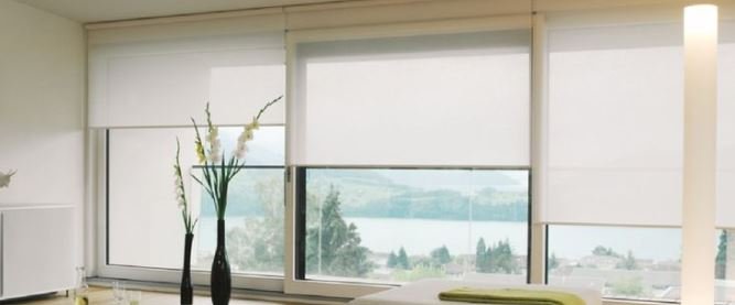 Por qué elegir el lavado de cortinas enrollables a domicilio