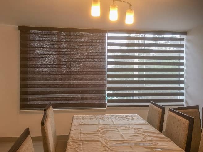 Por qué es importante el lavado de cortinas roller duo